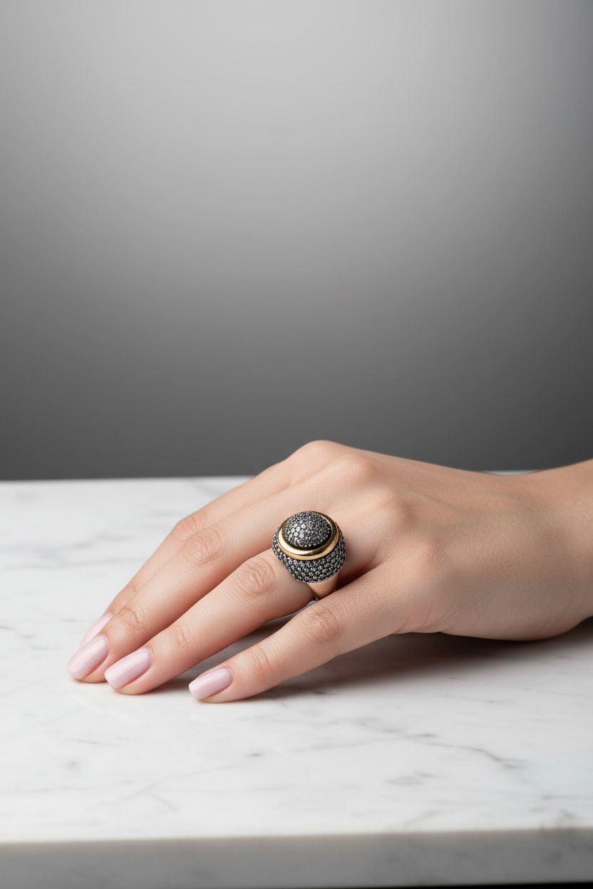 Anillo de oro plata redondo con aro dorado