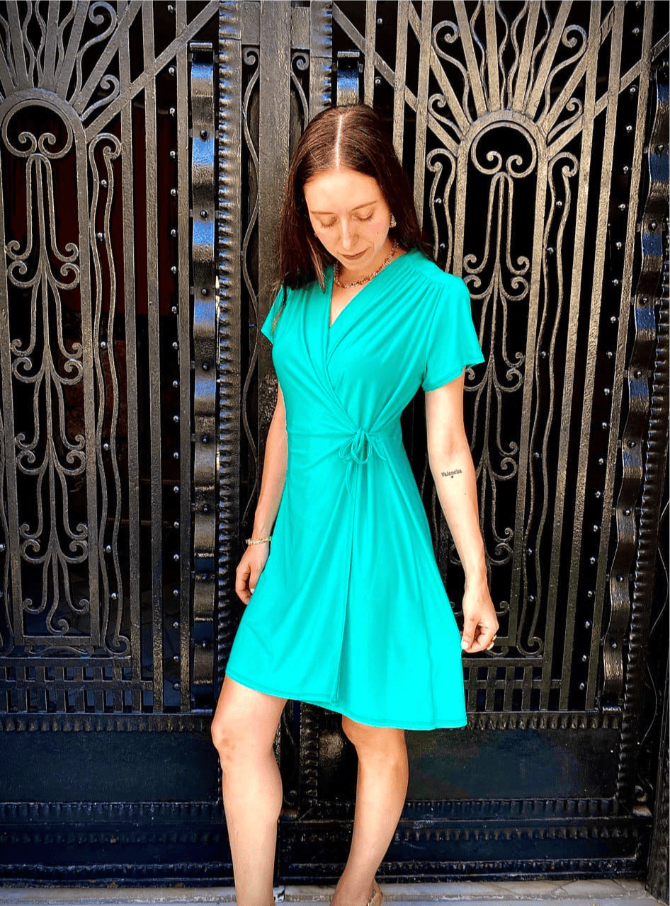Vestido cruzado, turquesa claro