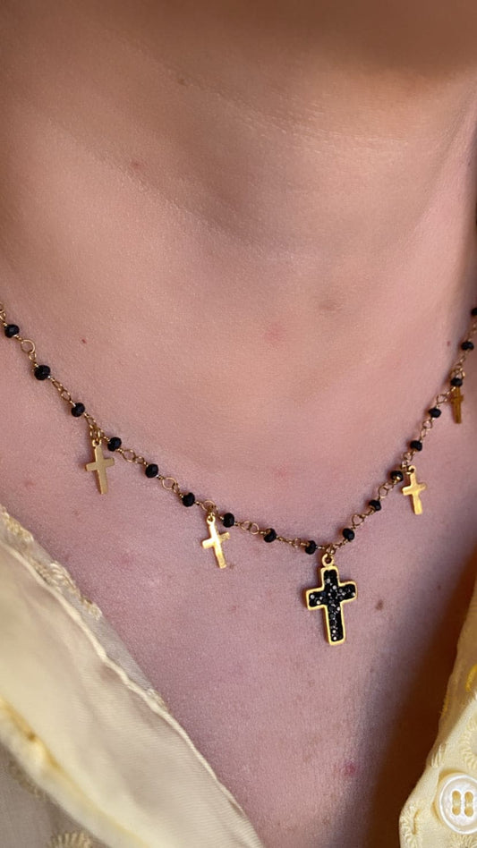 Collar cruz negra