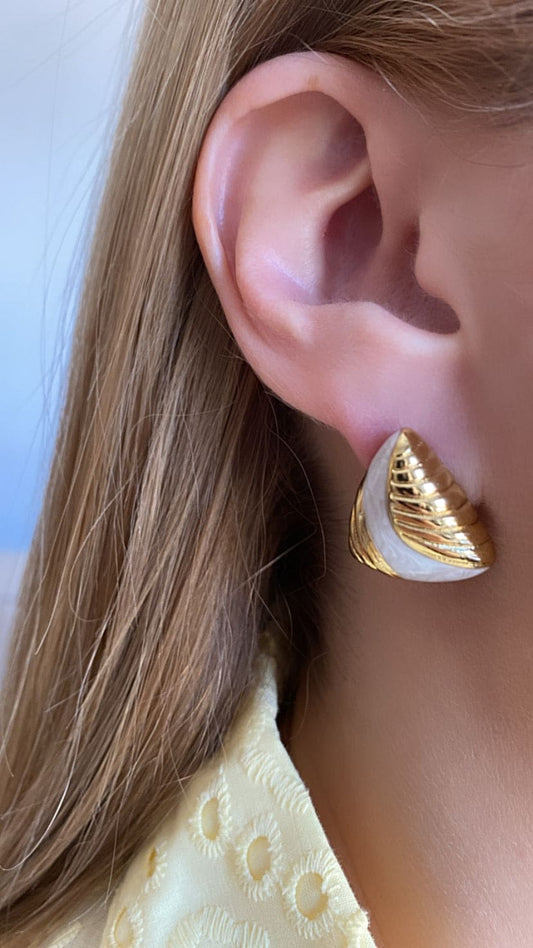 Pendientes triángulo nácar